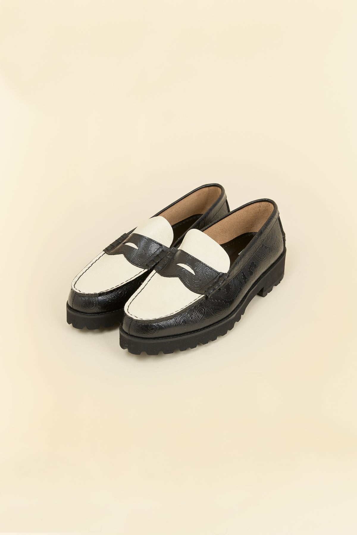 Kenford Shoes Tank Sole Loafer - Black/White Paisley – URAHARA