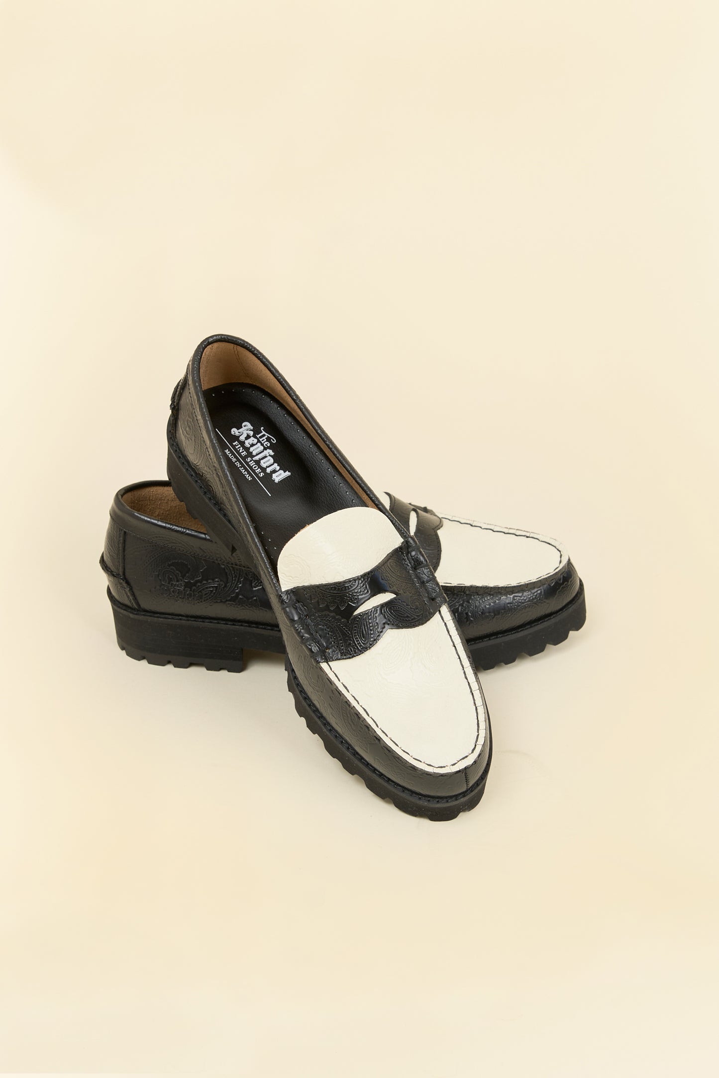 Kenford Shoes Tank Sole Loafer - Black/White Paisley