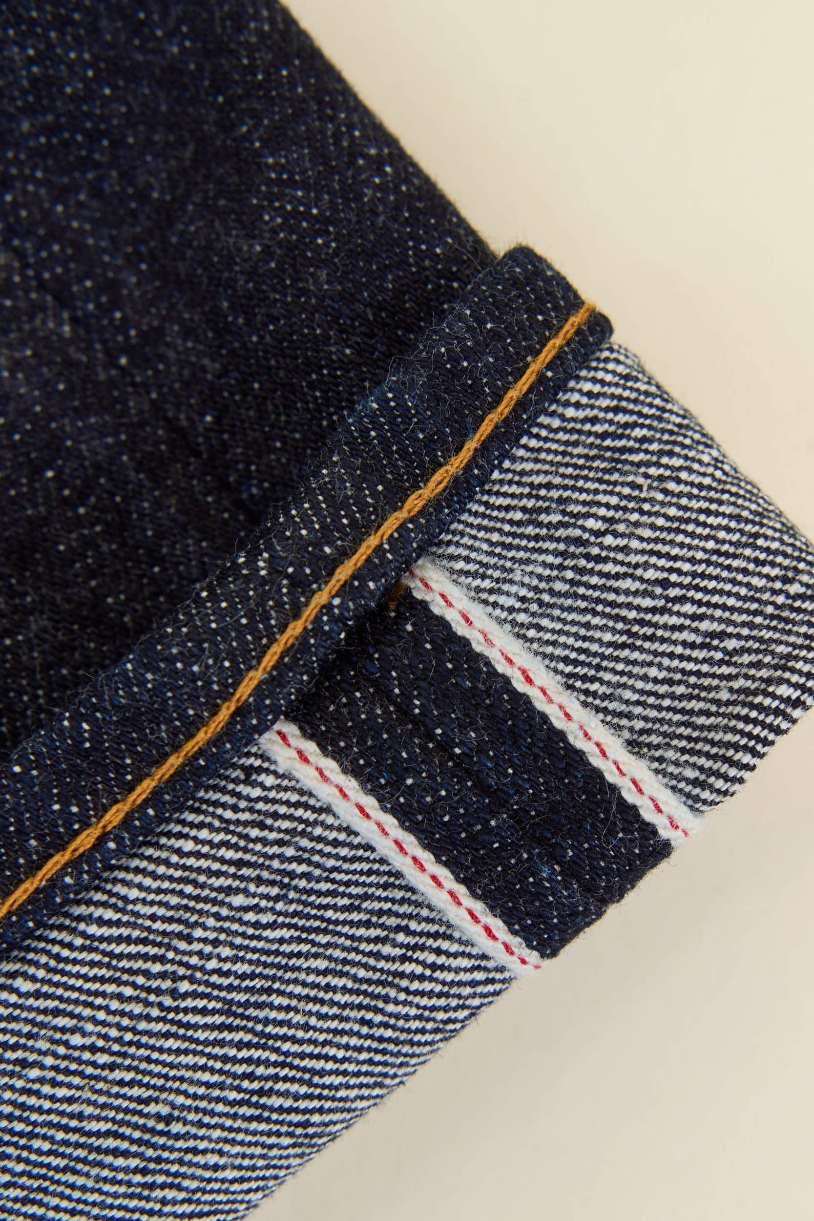 Japan Blue J427 Selvedge Jeans – chain-stitched hem with red selvedge ID visible.
