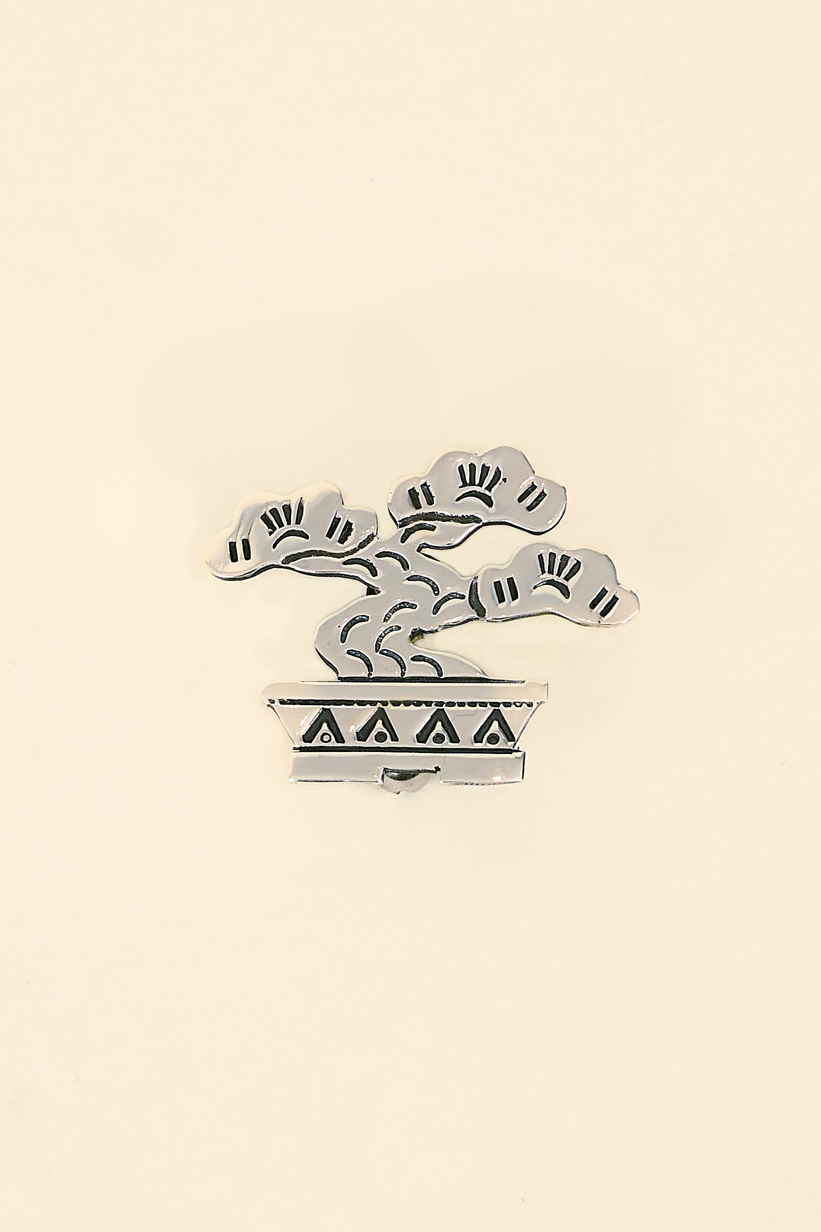 Munqa Bonsai Pin