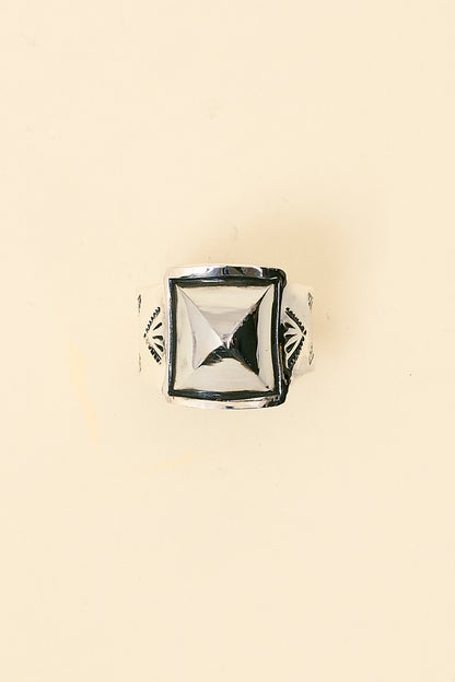 Munqa Pyramid Stud Ring