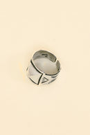 Munqa Pyramid Stud Ring