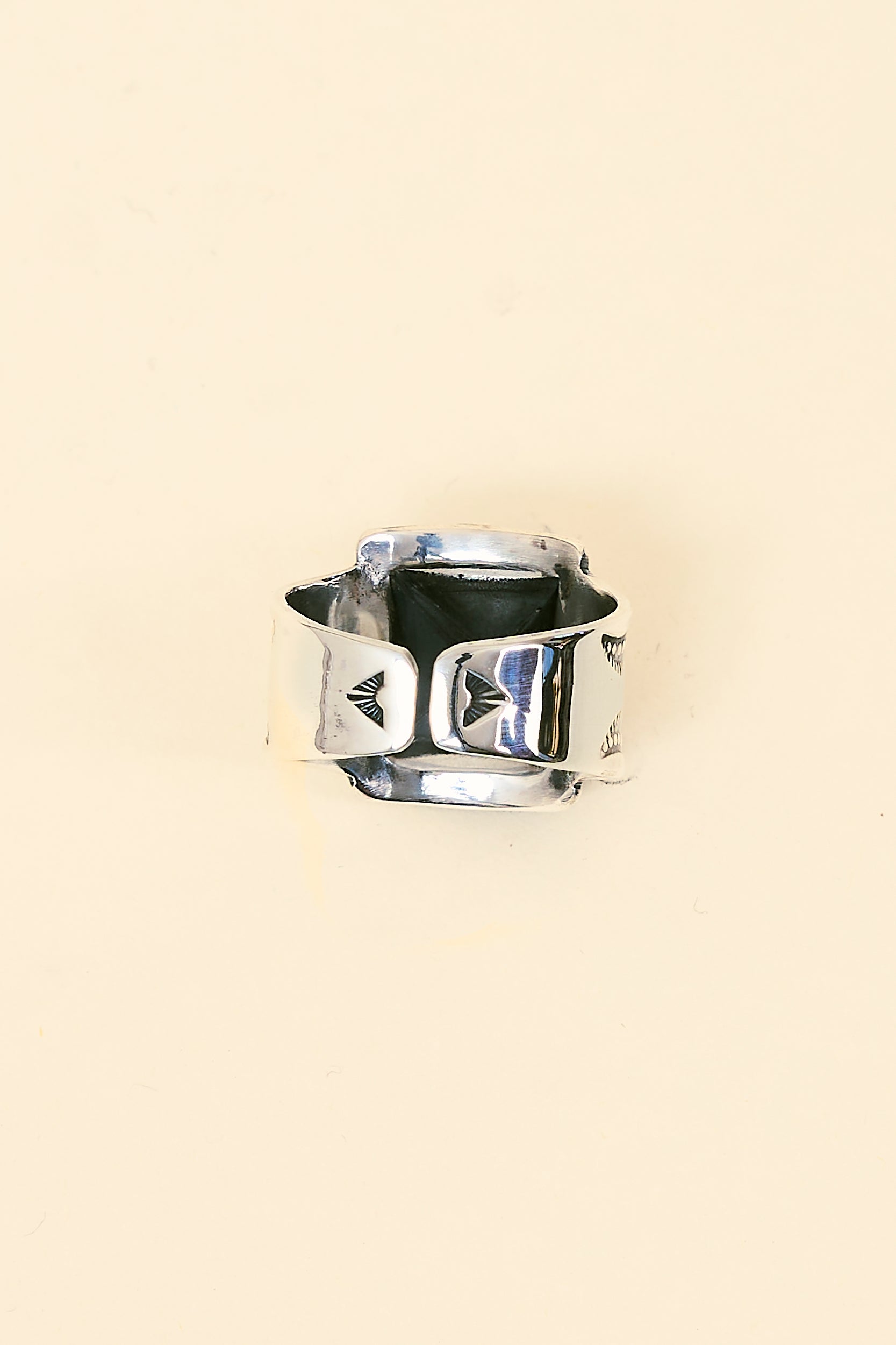 Munqa Pyramid Stud Ring