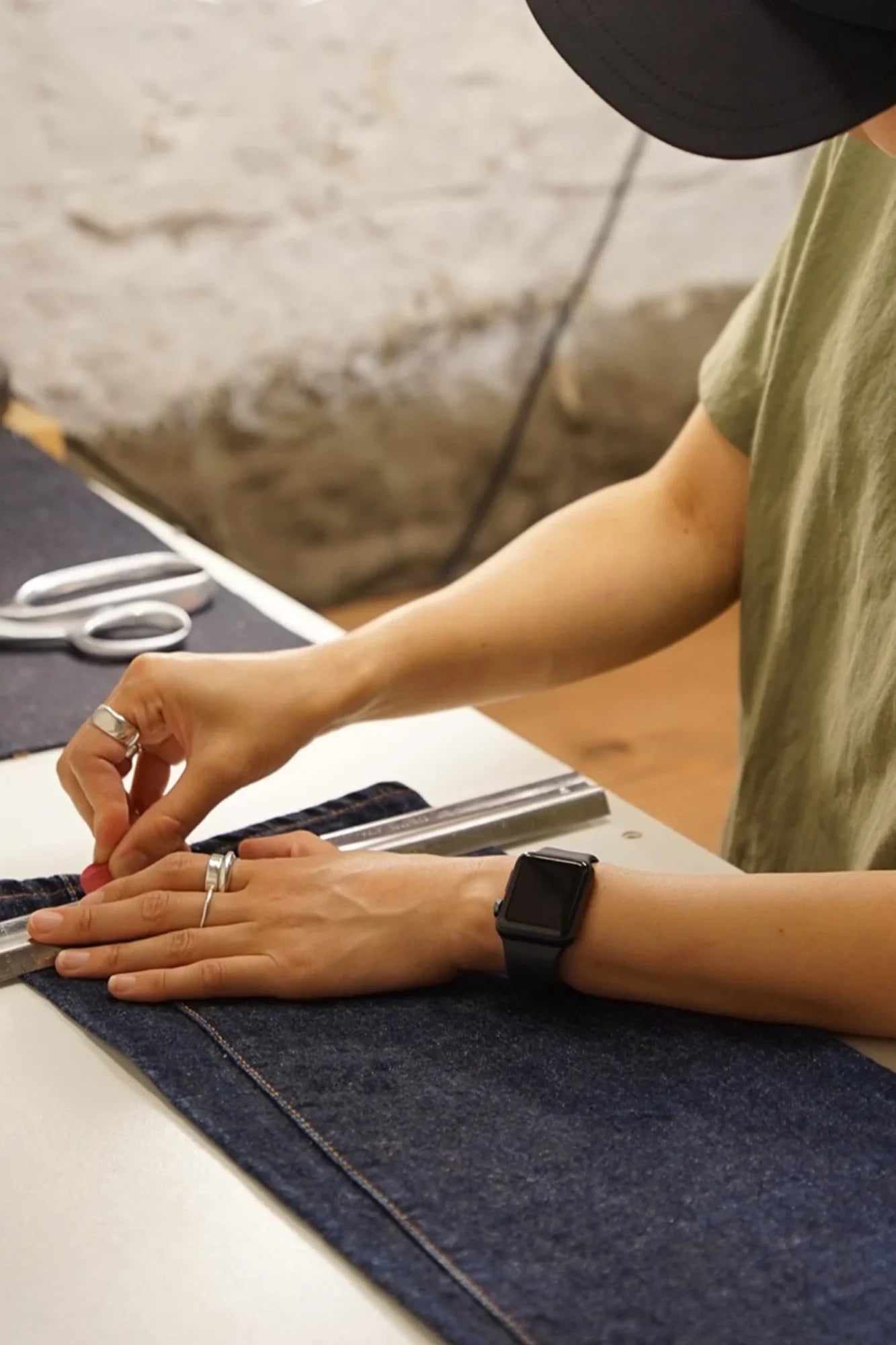 chain-stitch-hemming-service-denim-repair-urahara-707118.jpg-1333x2000.webp