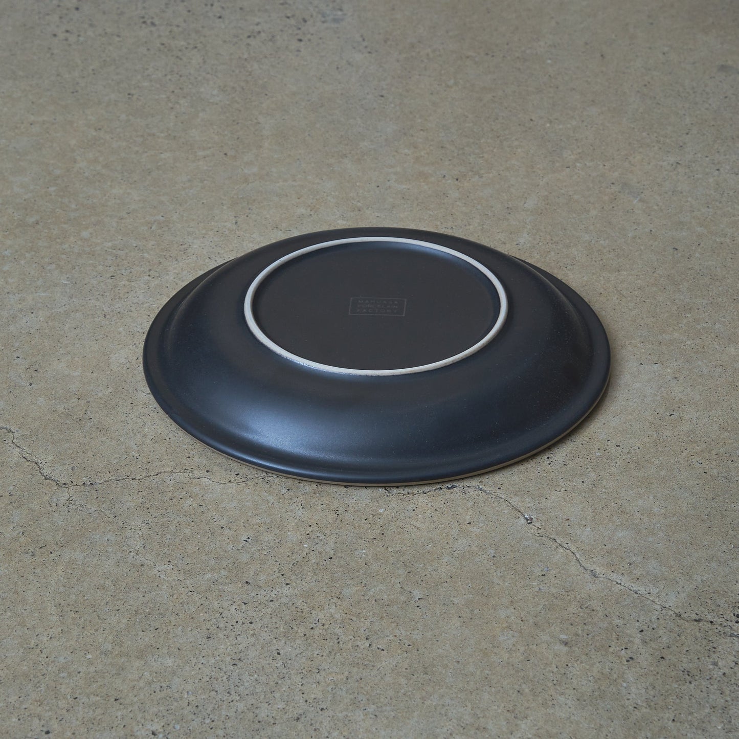 PERCENT Porcelain Medium Plate - Matte Black - PERCENT - URAHARA