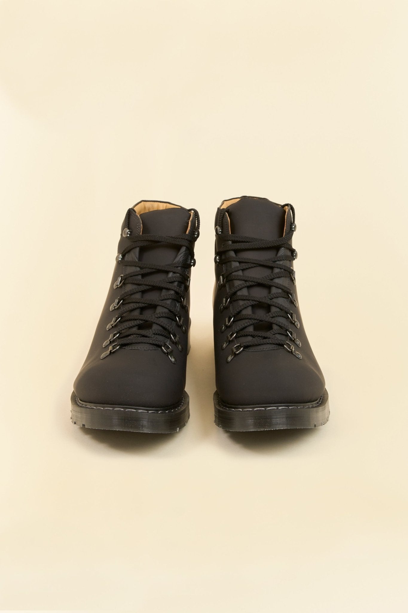 Solovair Urban Hiker - Black Greasy - Solovair - URAHARA