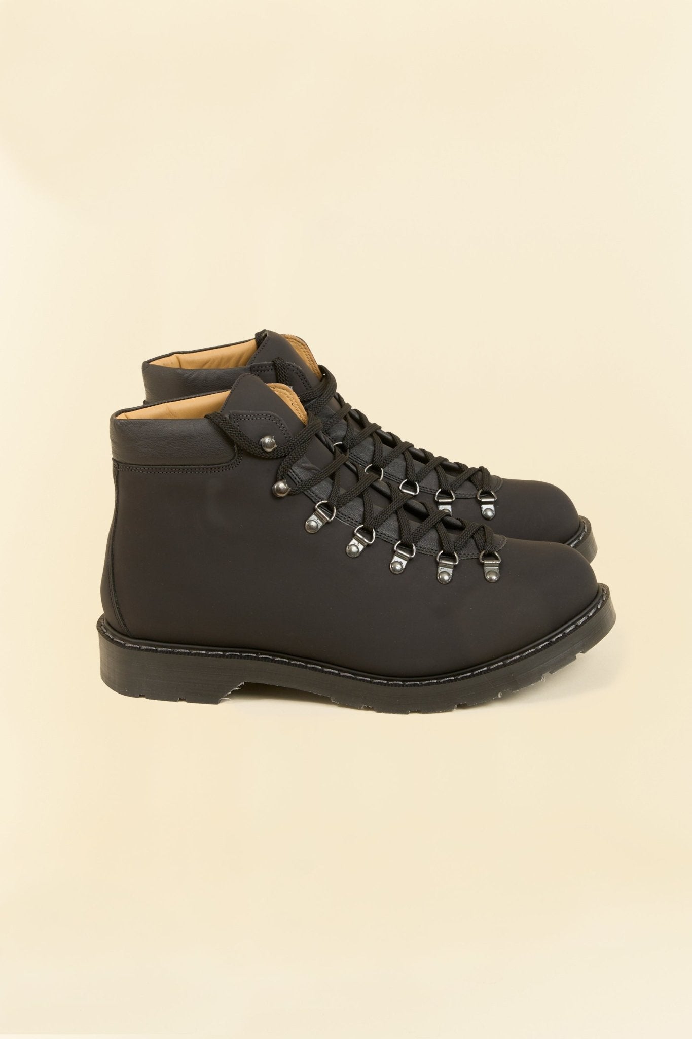 Solovair Urban Hiker - Black Greasy - Solovair - URAHARA