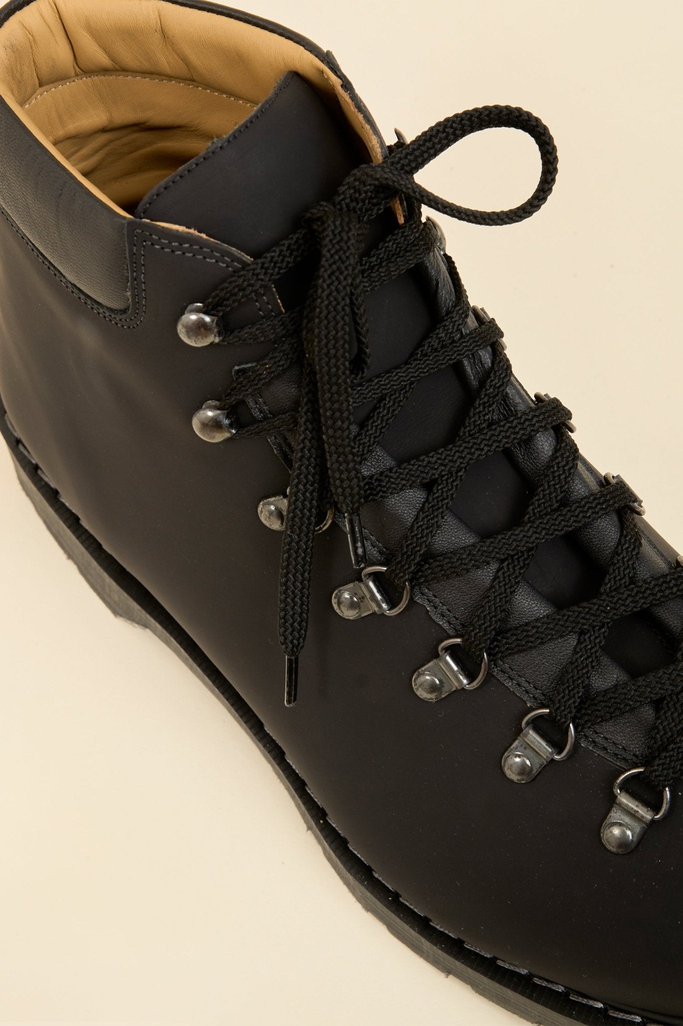 Solovair Urban Hiker - Black Greasy - Solovair - URAHARA