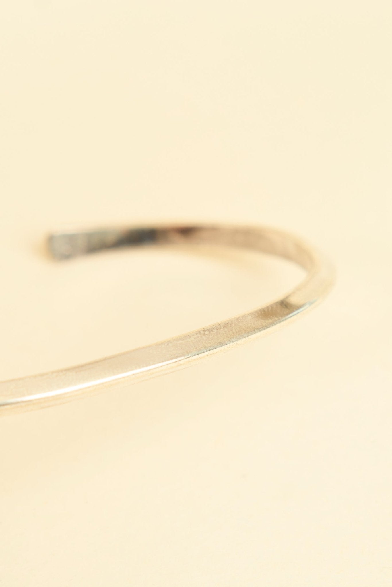 SunKu Triangle Bangle Small - Silver - SunKu 39 - URAHARA